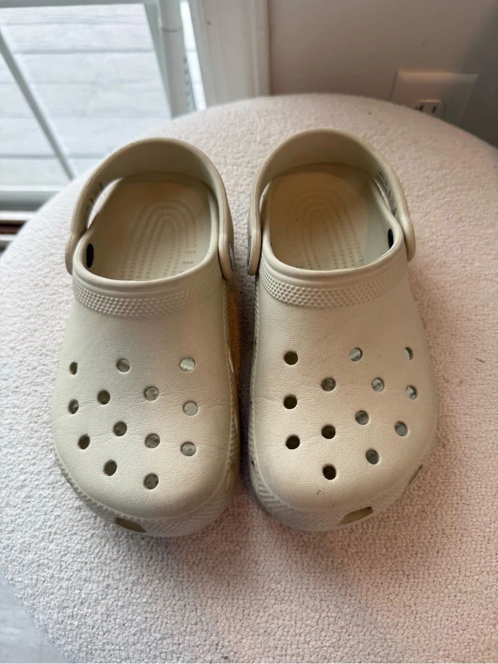 CROCS Kids Classic Clog in Light Cream